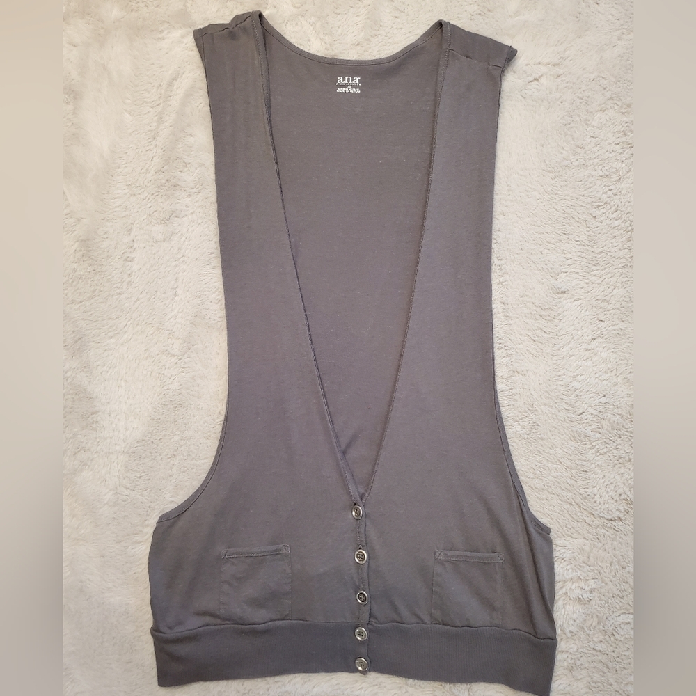 Low-cut Racerback Buttoned Vest